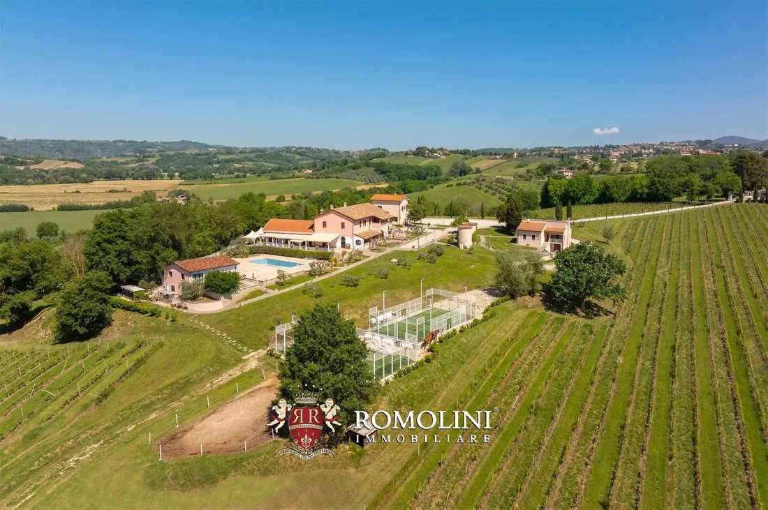 Estate in San Gemini, Umbria, Italy 1 - 15899787