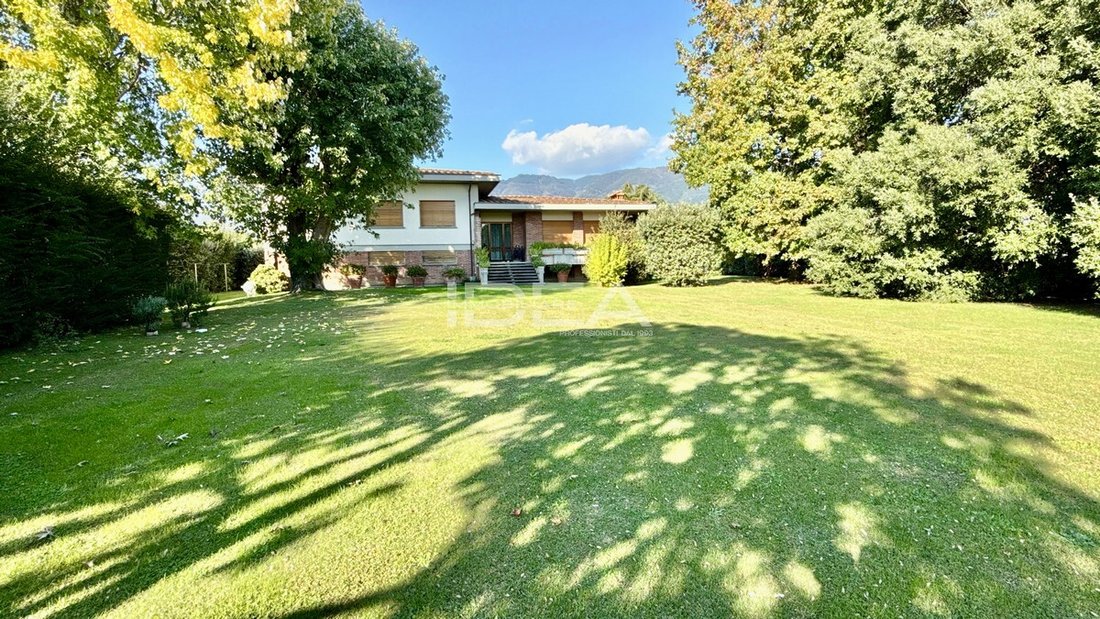 Villa in Capannori, Tuscany, Italy 2 - 17431478