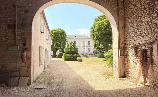 House in Cognac, Nouvelle-Aquitaine, France 1