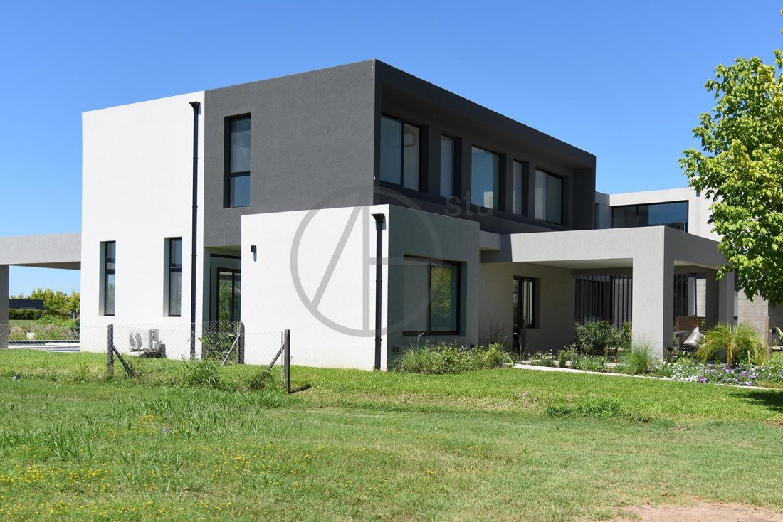 House in Belén de Escobar, Buenos Aires Province, Argentina 4 - 18295527