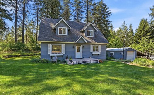 House in Chattaroy, Washington, United States 1