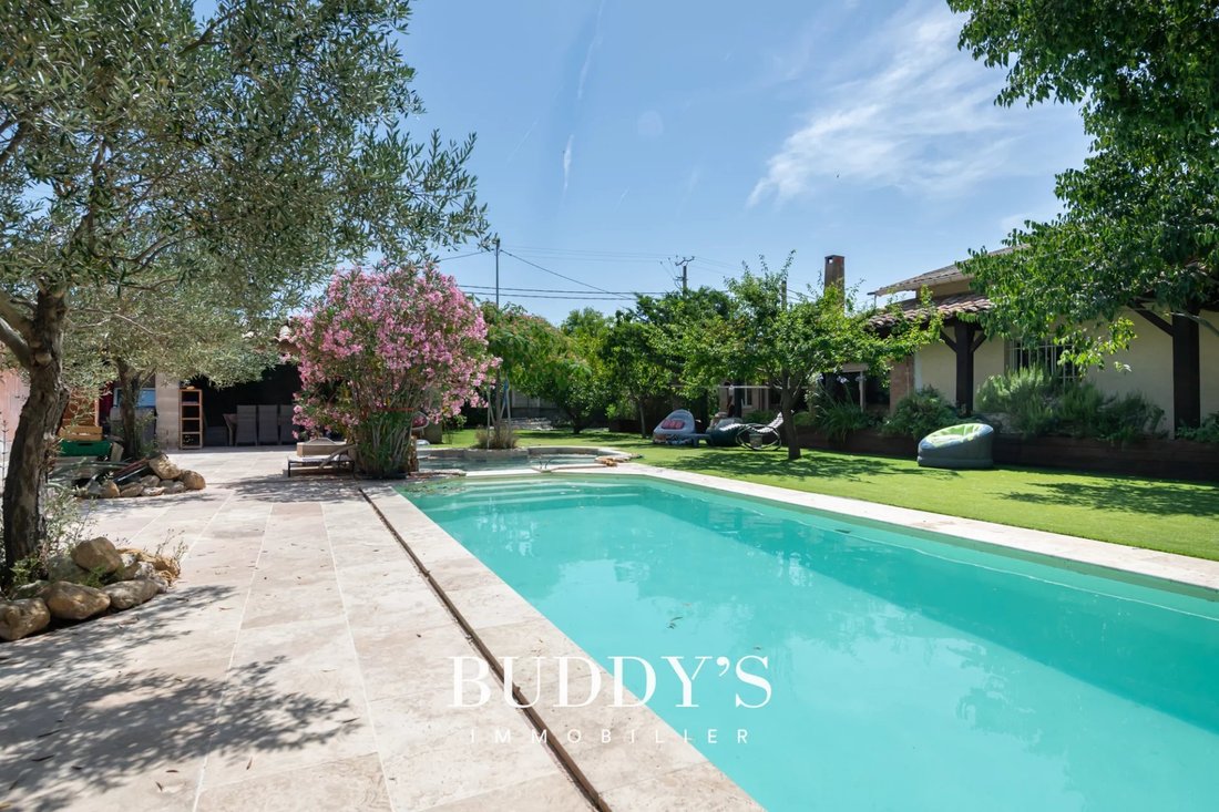 Casa en Saint-Chamas, Provenza-Alpes-Costa Azul, Francia 1 - 18282565