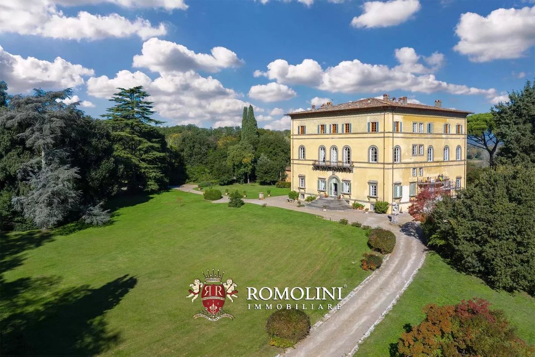 Villa in Historic Center, Lucca, Tuscany 5 - 16762684