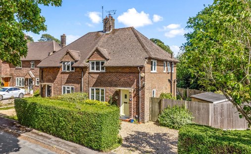 House in Whitemans Green, England 1