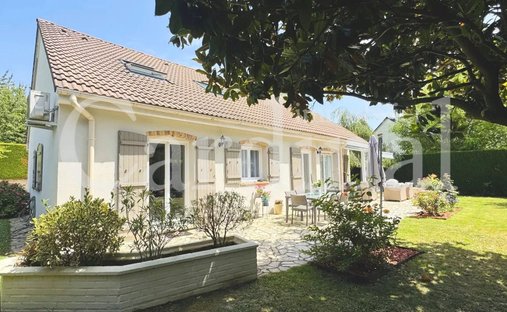 House in Le Parc et la Tuilerie, Noisy-le-Roi, France 1