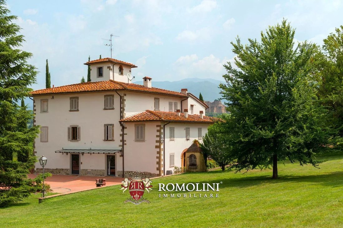 Villa in Borgo a Cascia, Reggello, Tuscany 2 - 15665045
