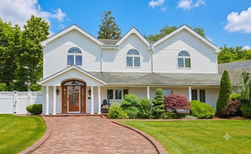 House in Levittown, New York, United States 1
