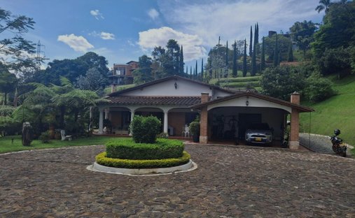 House in La Estrella, Caldas, Colombia 1