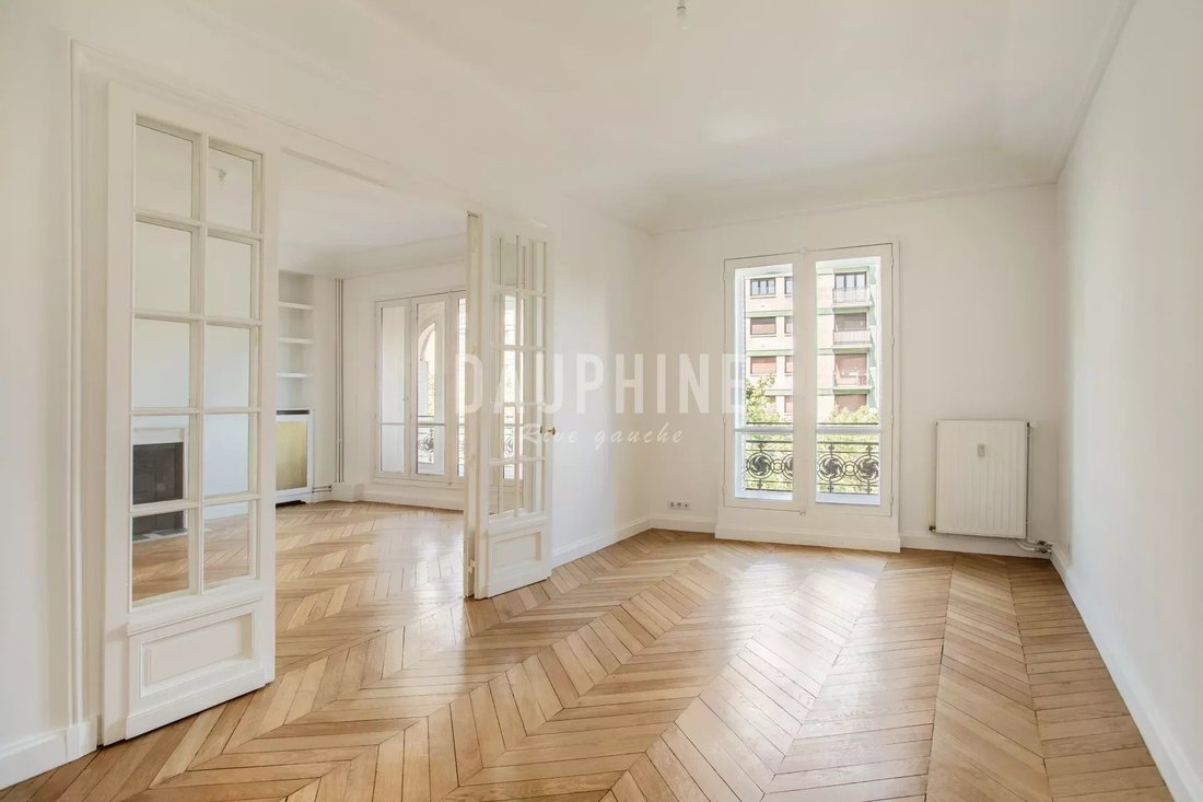 Apartment in Perouses, Paris, Ile-de-France 3 - 18282756
