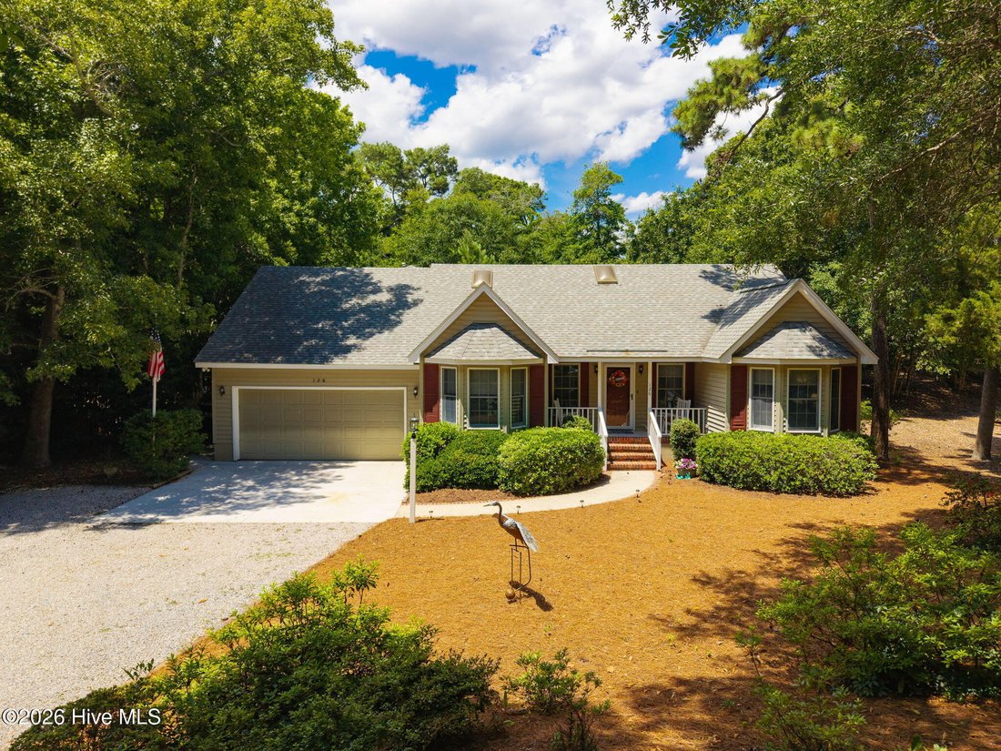 House in Pine Knoll Shores, North Carolina, United States 1 - 18284026