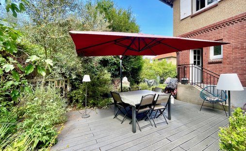 House in Plateau Ouest, Suresnes, France 1