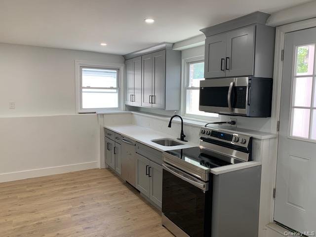 Lindenhurst, New York, United States 1 - 18294964