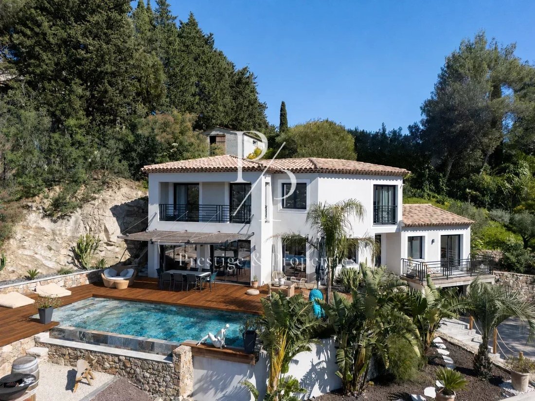 Villa in Cannes, Provence-Alpes-Côte d'Azur, France 3 - 17553254