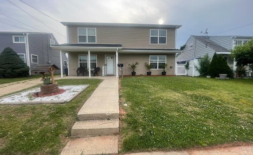 House in Carteret, New Jersey, United States 1