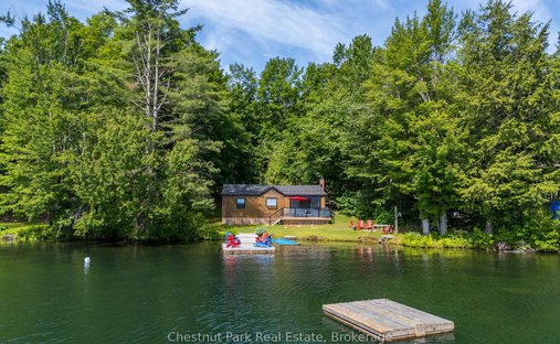 House in Torrance, Ontario, Canada 1