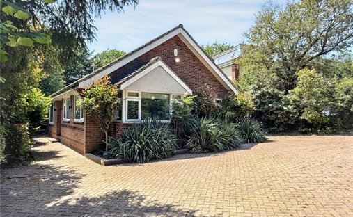 Bungalow in Arkley, Barnet, England 1