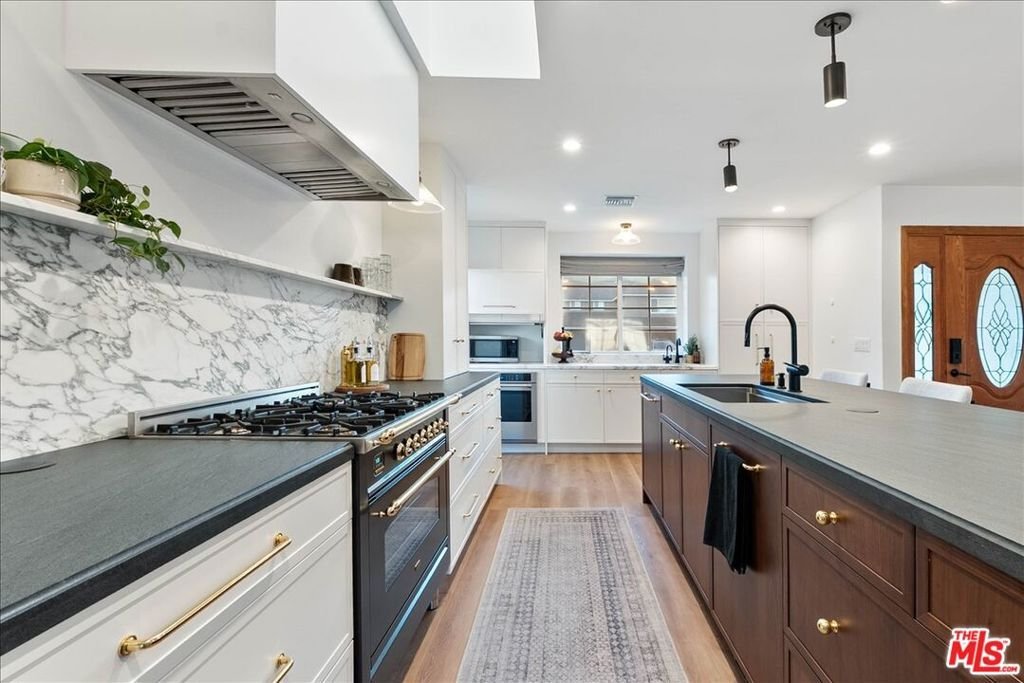 House in Carson, California, United States 5 - 18284259