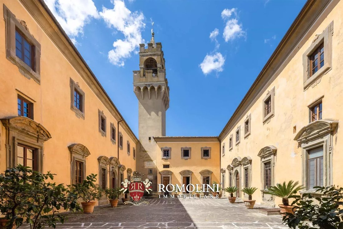 Castle in Center, Montespertoli, Tuscany 1 - 15665827