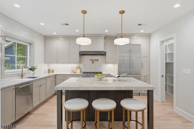 House in Millburn Twp., New Jersey, United States 3 - 18254784