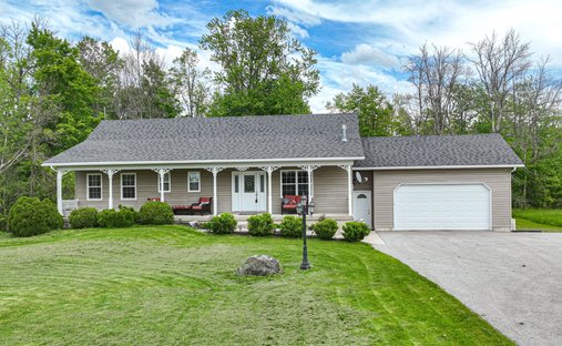 House in Kawartha Lakes, Ontario, Canada 1