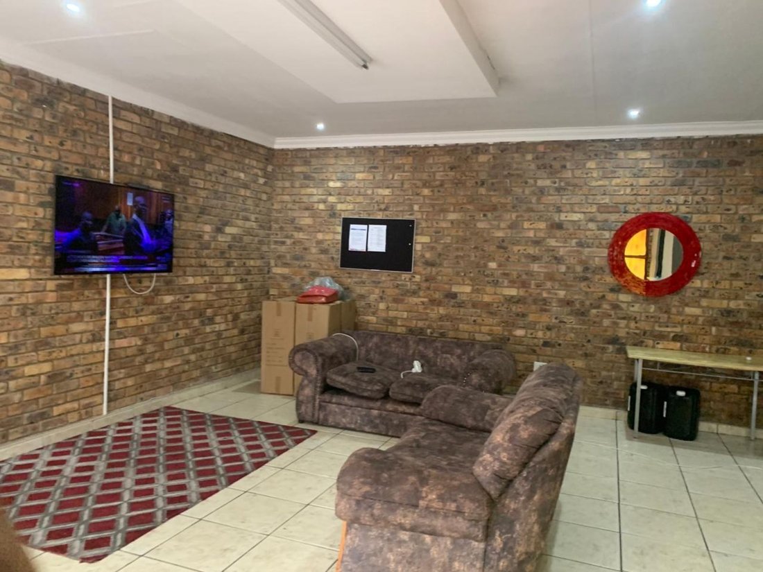 House in Mbombela, Mpumalanga, South Africa 3 - 18281314
