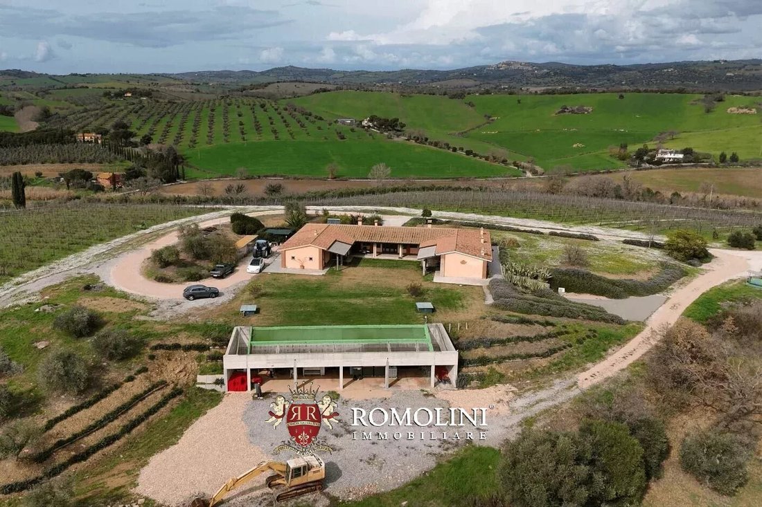 Farm Ranch in Historic Center, Orbetello, Tuscany 3 - 16266370