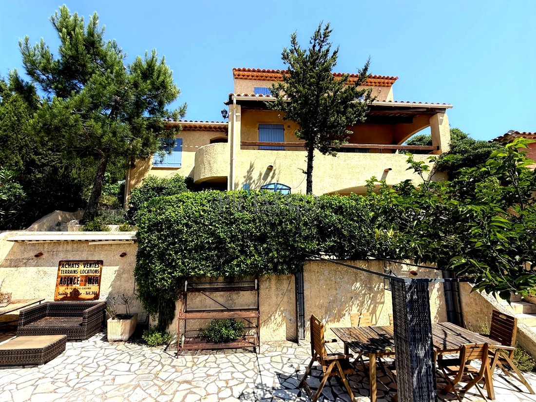 House in Les Issambres, Roquebrune-sur-Argens, France 2 - 18076158