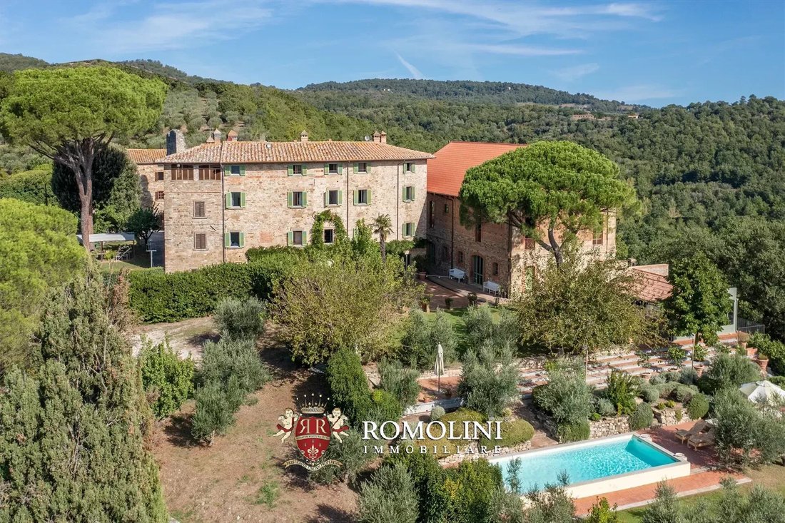 Villa in Center, Cortona, Tuscany 1 - 16474548
