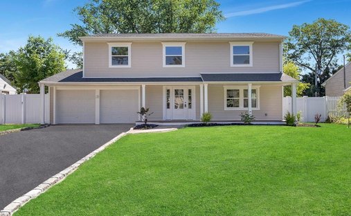 House in Nesconset, New York, United States 1