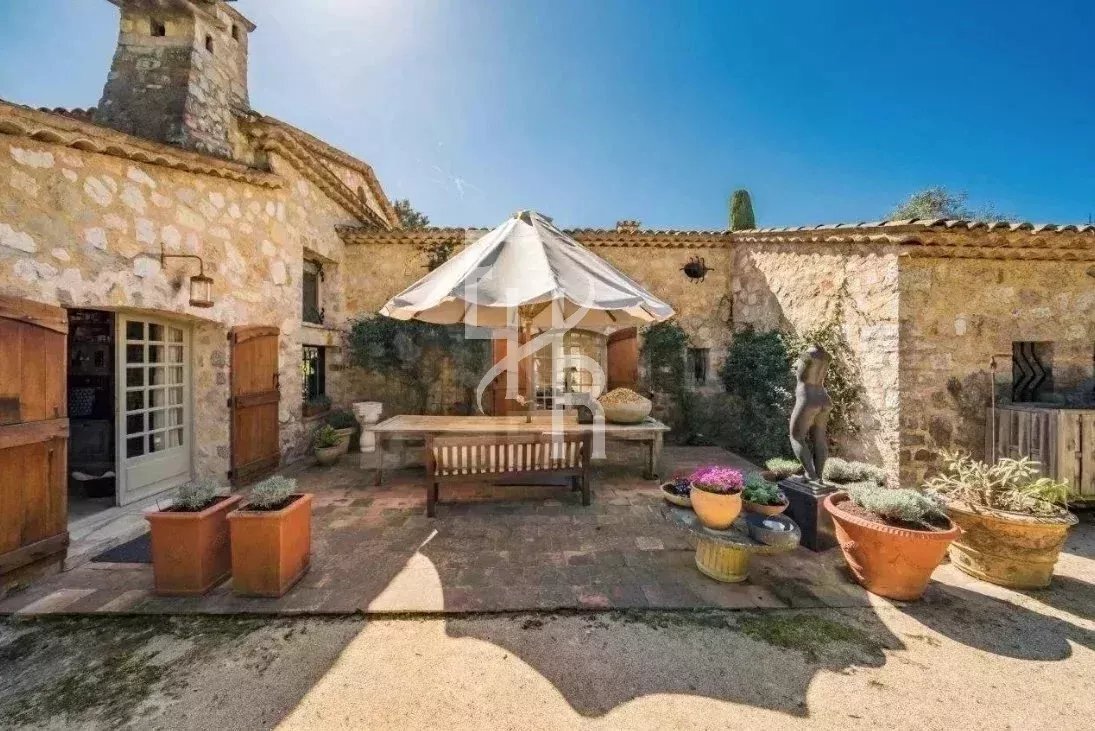 House in Mougins, Provence-Alpes-Côte d'Azur, France 2 - 18280329