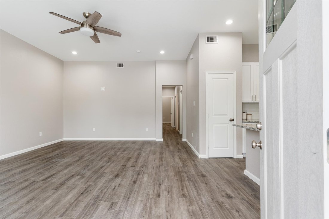 Houston, Texas, United States 5 - 18292356