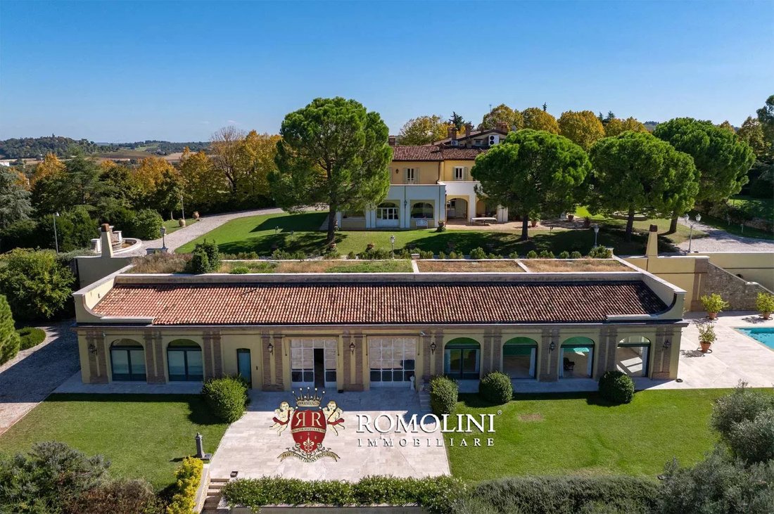 Estate in Bertinoro, Emilia-Romagna, Italy 2 - 17055648