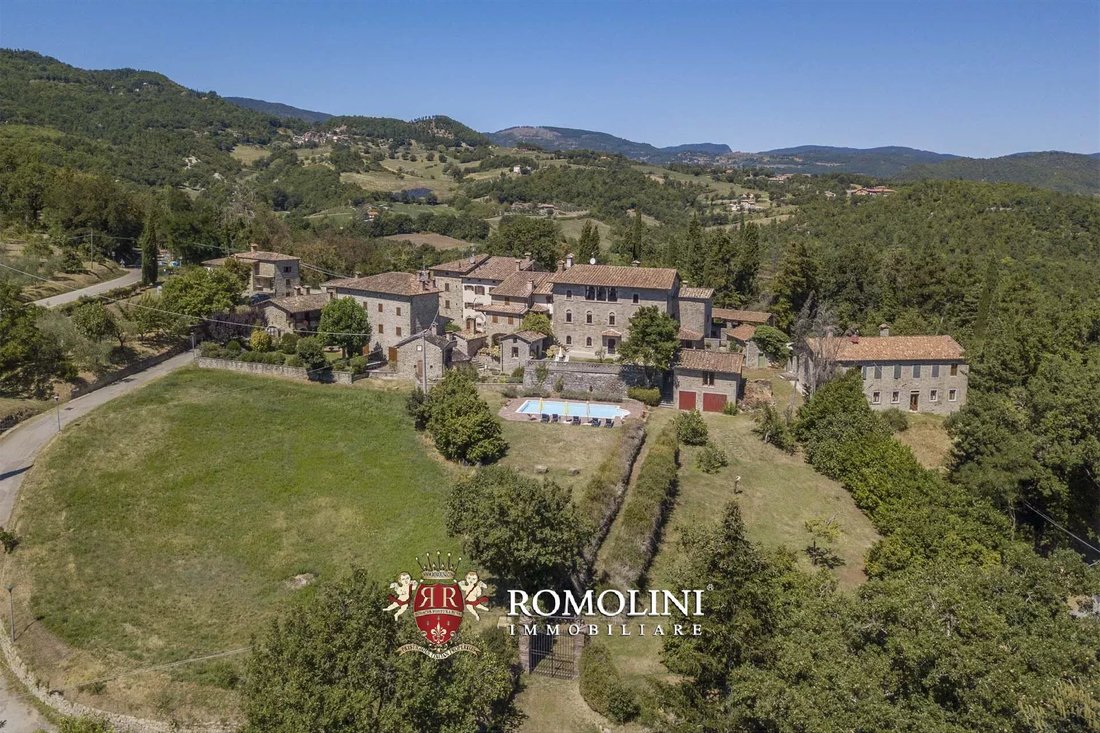 Villa in Caprese Michelangelo, Tuscany, Italy 3 - 15663937