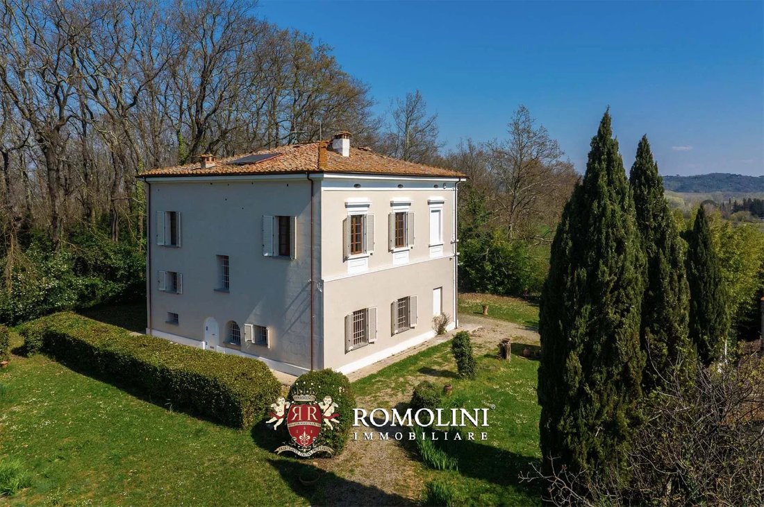 Villa in Center, Pontedera, Tuscany 2 - 17602413