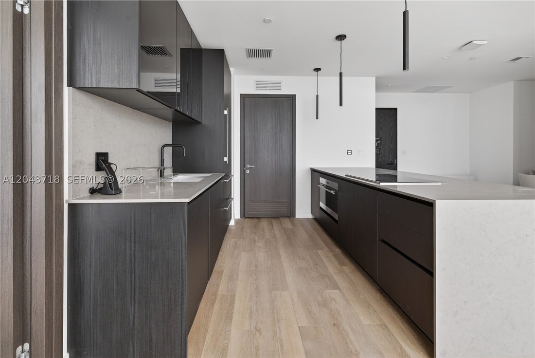 Condo in Miami, Florida, United States 2 - 18288277