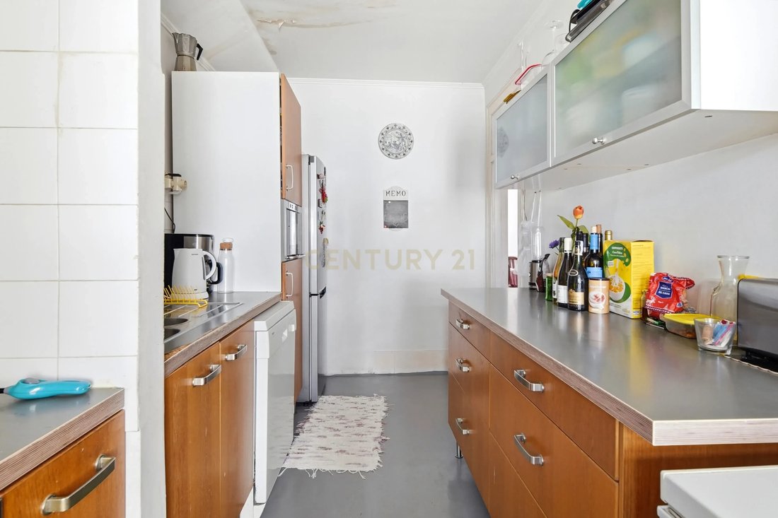 Apartment in Arroios, Lisbon, Portugal 2 - 18292448