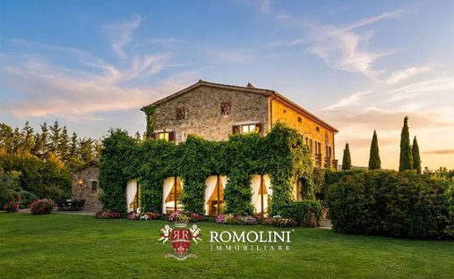 Villa in Manciano, Tuscany, Italy 1