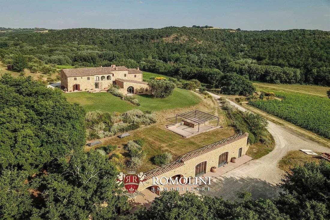 Farm Ranch in Trequanda, Tuscany, Italy 2 - 15663383