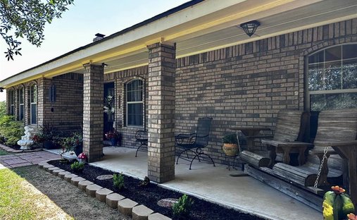 House in Cross Plains, Texas, United States 1