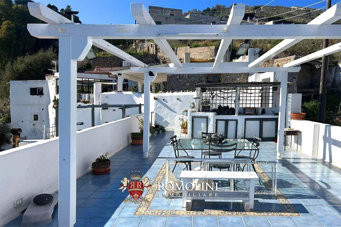 Villa in Lipari, Sicily, Italy 3 - 15666589