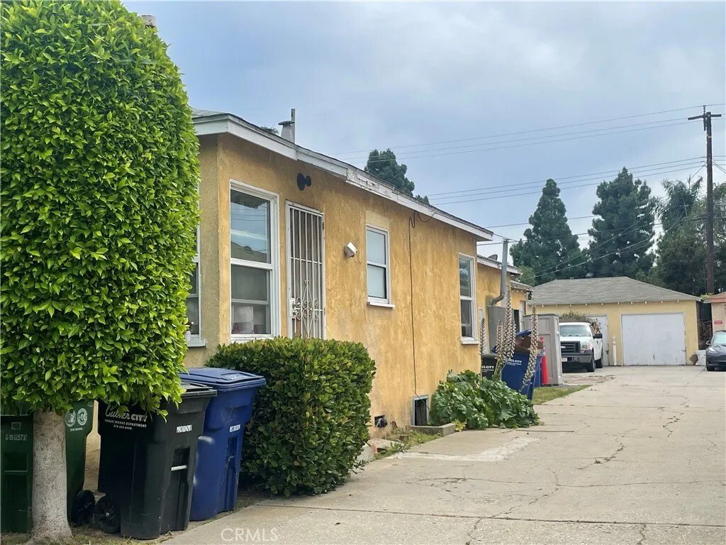 Culver City, California, United States 1 - 18286324