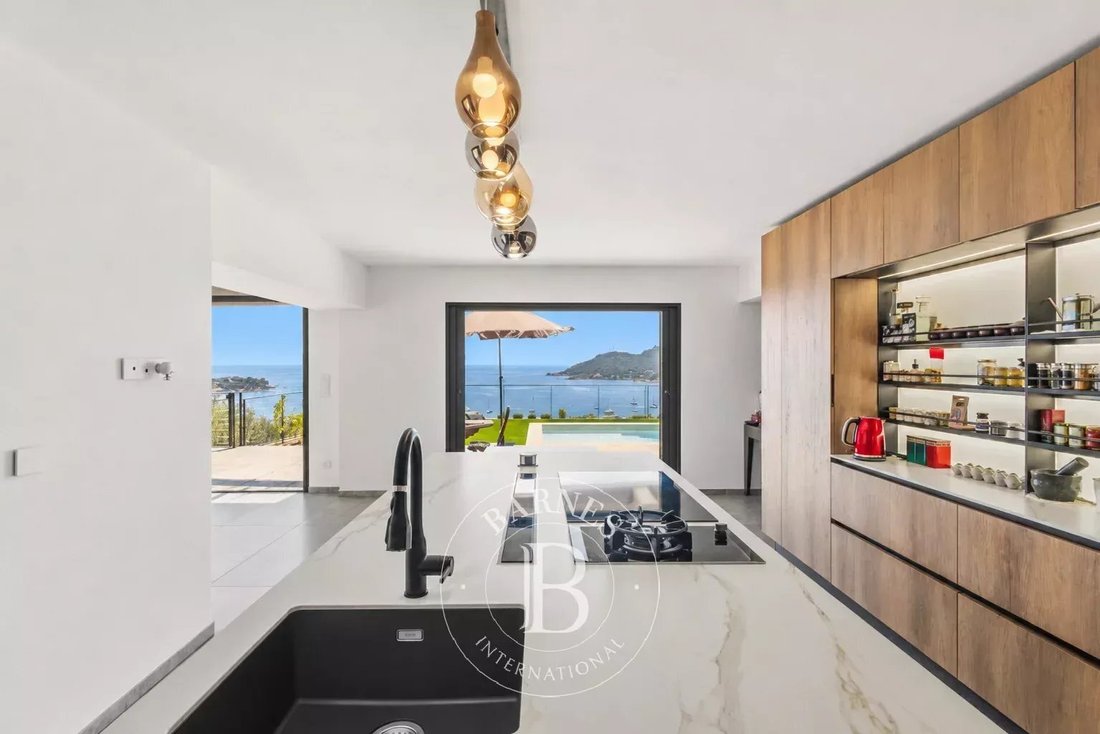 Villa in Le Dramont-Agay-Anthéor-Le Trayas, Saint-Raphaël, France 4 - 18286638