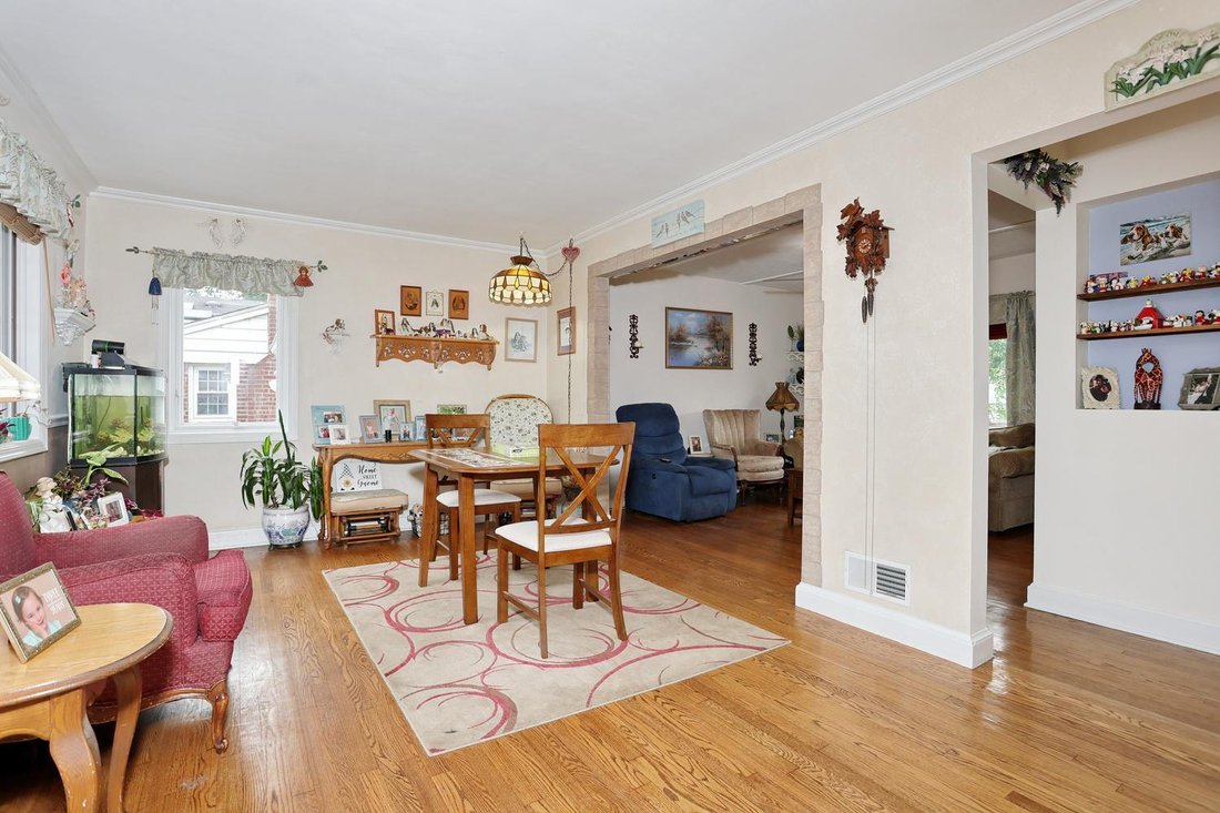 House in Bergenfield, New Jersey, United States 5 - 18290214