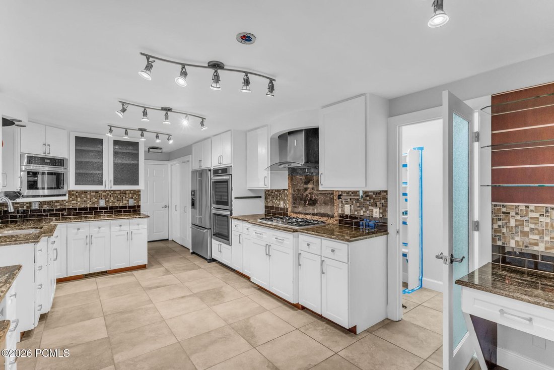 House in Cottonwood Heights, Utah, United States 5 - 18293993