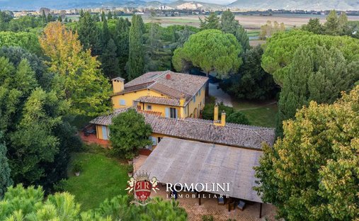 Villa in Santa Maria, Pisa, Italy 1