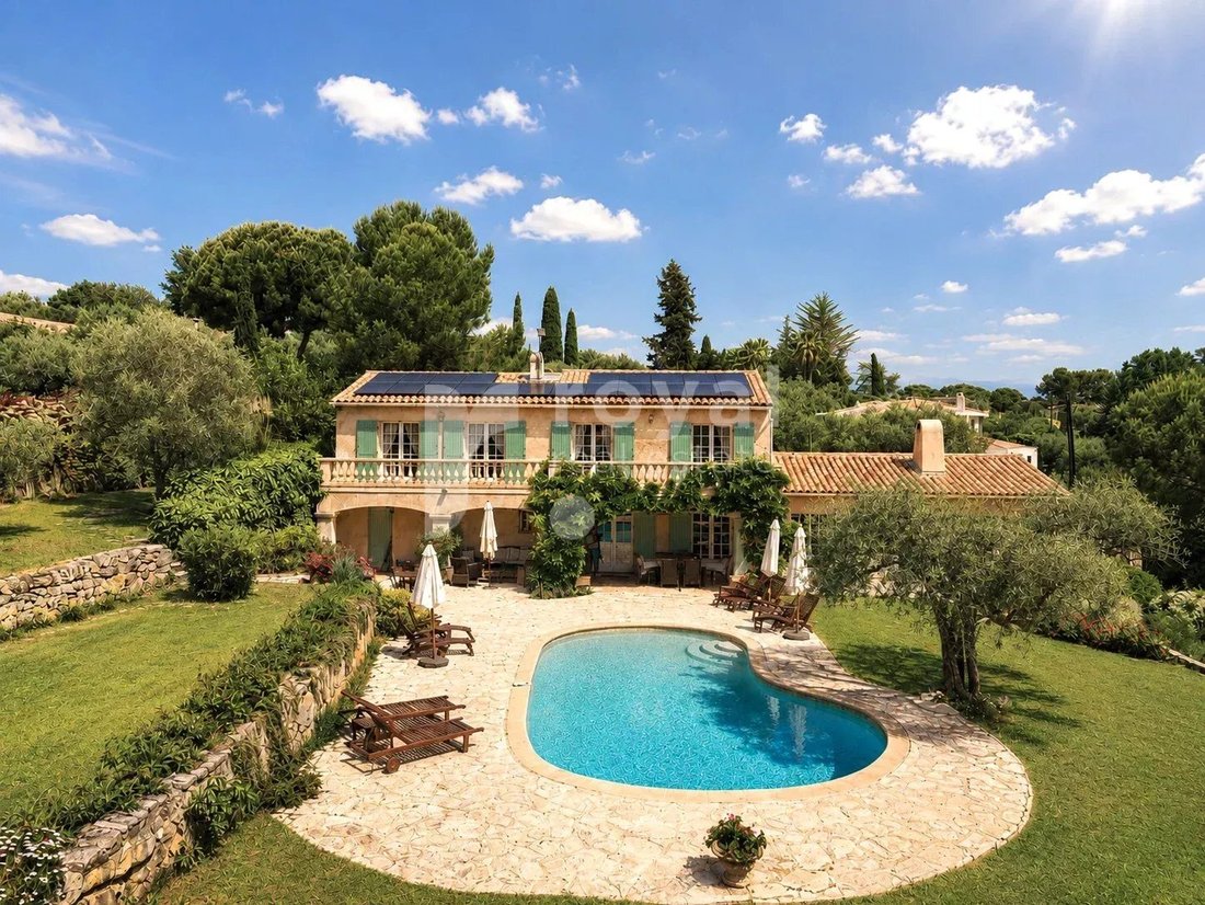 Villa in Valbonne, Provence-Alpes-Côte d'Azur, France 1 - 17976397