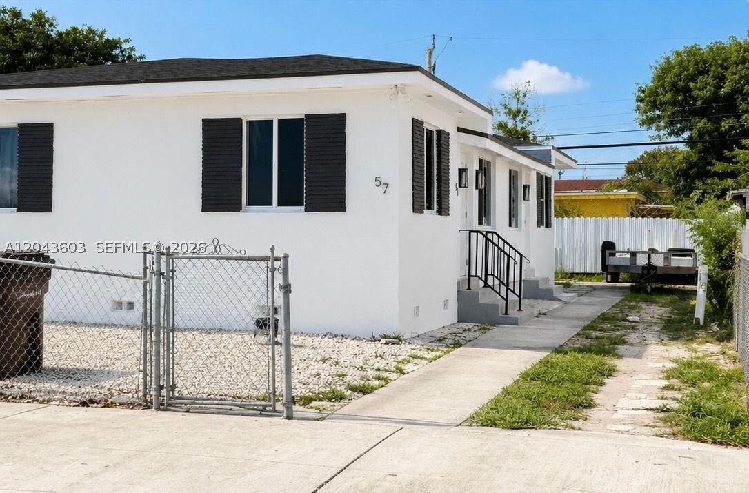 Apartment in Hialeah, Florida, United States 2 - 18285118