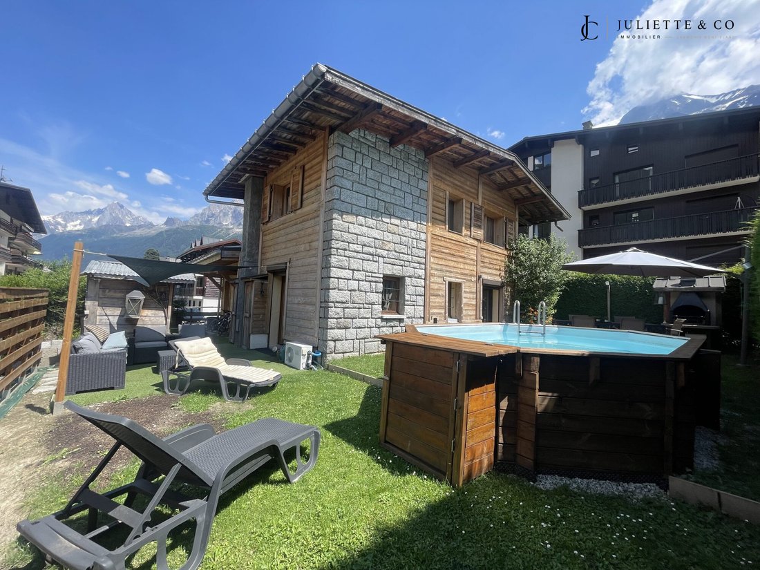 Chalet in Les Houches, Auvergne-Rhône-Alpes, France 1 - 18012291