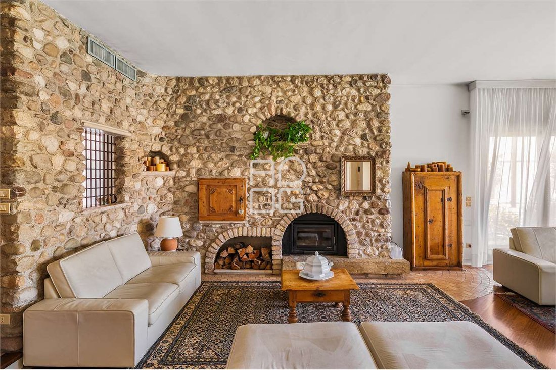 Villa in Desenzano Centro, Desenzano del Garda, Lombardy 2 - 18284286