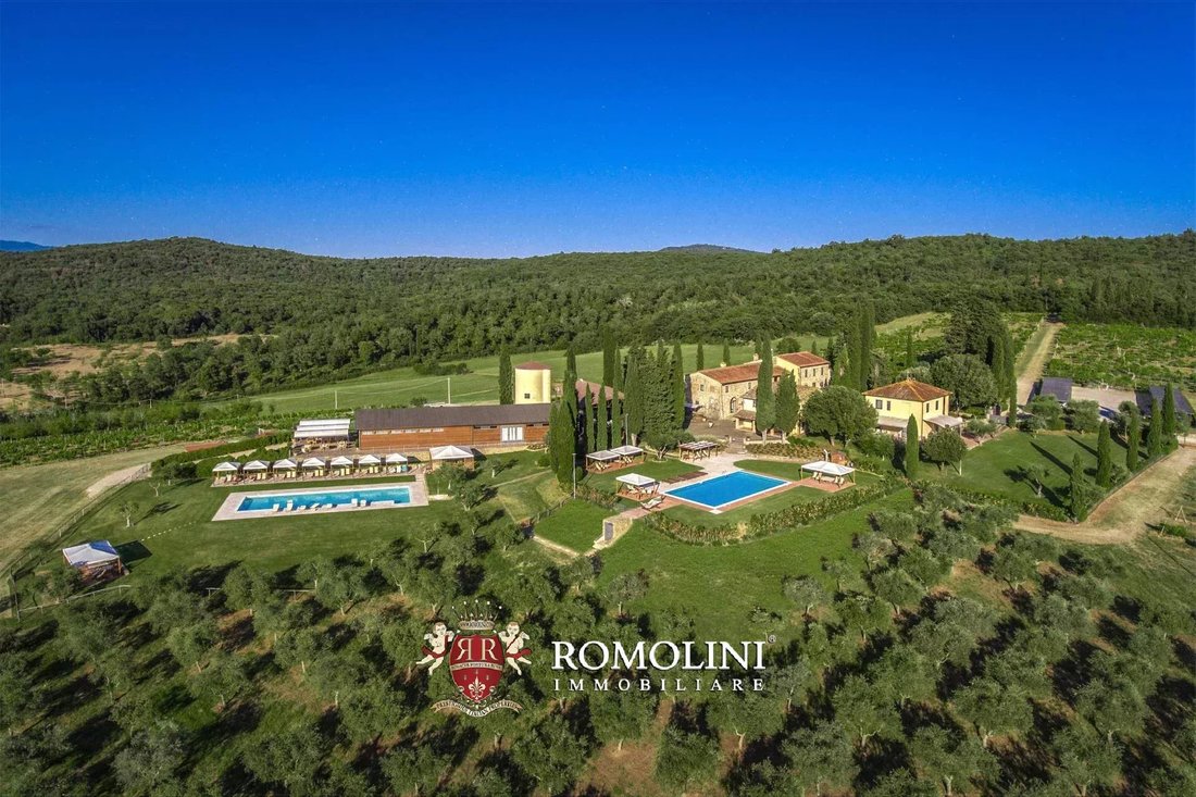 Farm Ranch in Center, Arezzo, Tuscany 1 - 15663523